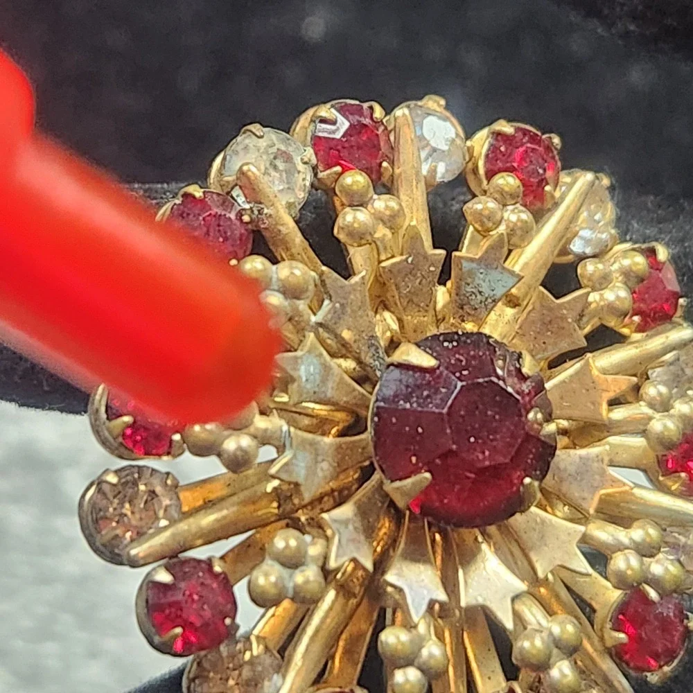 Vintage Gold Tone Ruby Red & Clear Rhinestone Sunburst Starburst Brooch Pin